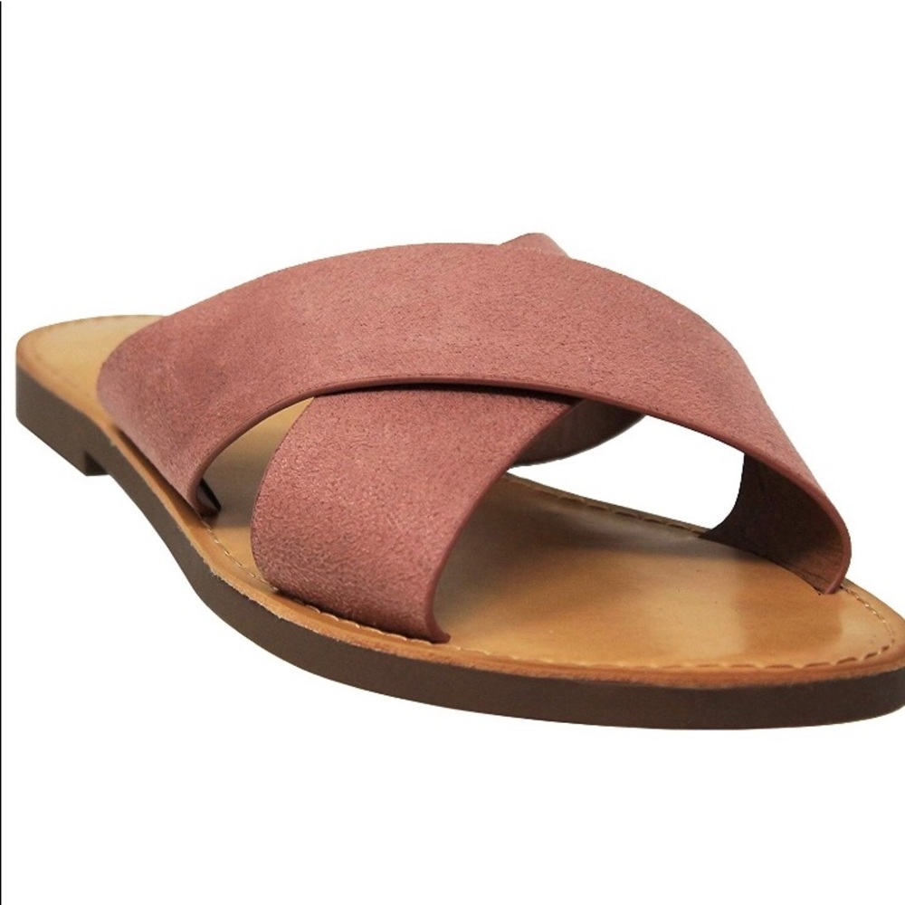 1 pair of size 8 mauve sandals, Never Used!